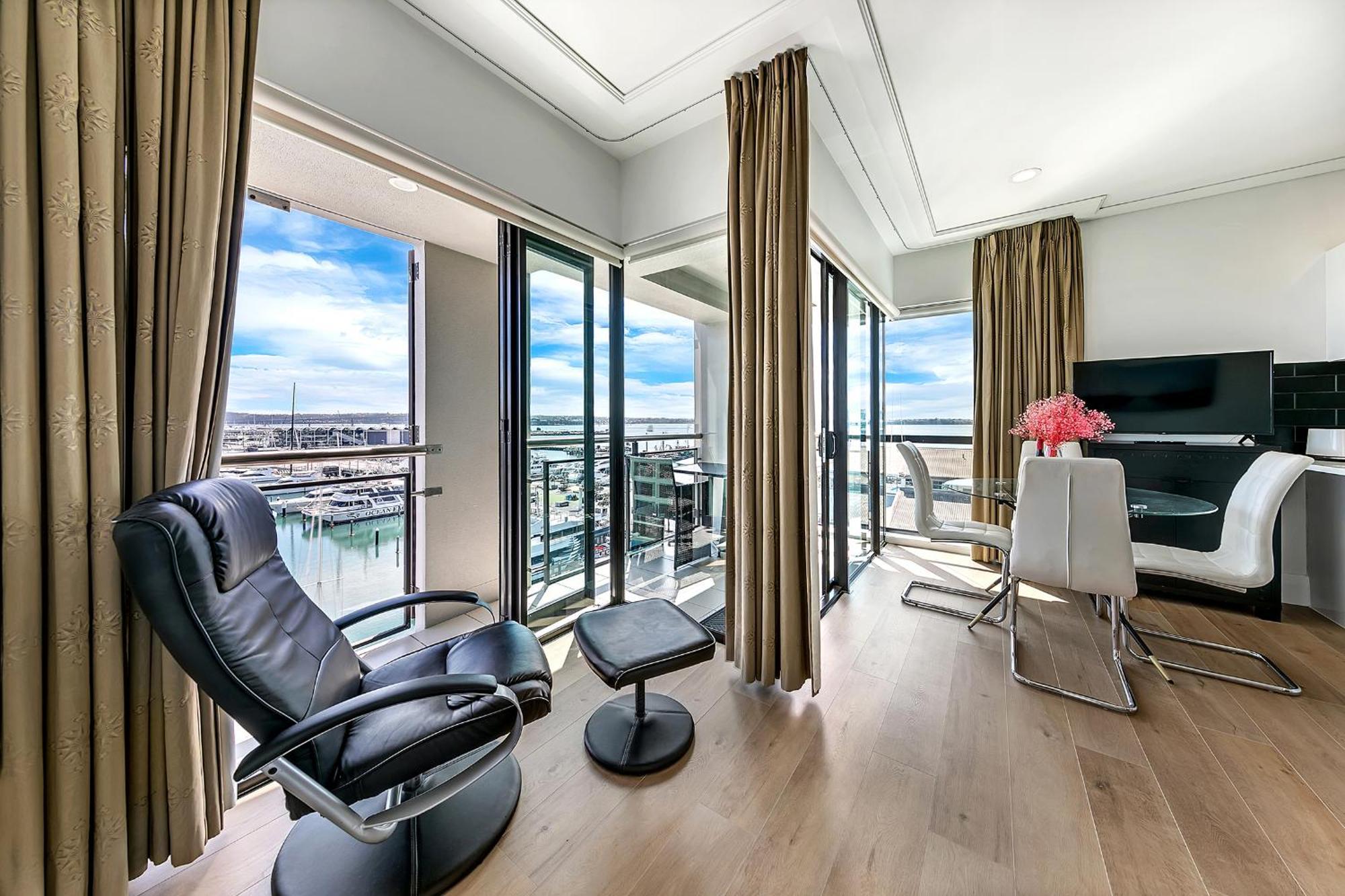 Exquisite Sun Soaked Corner Apartment Auckland Exterior photo