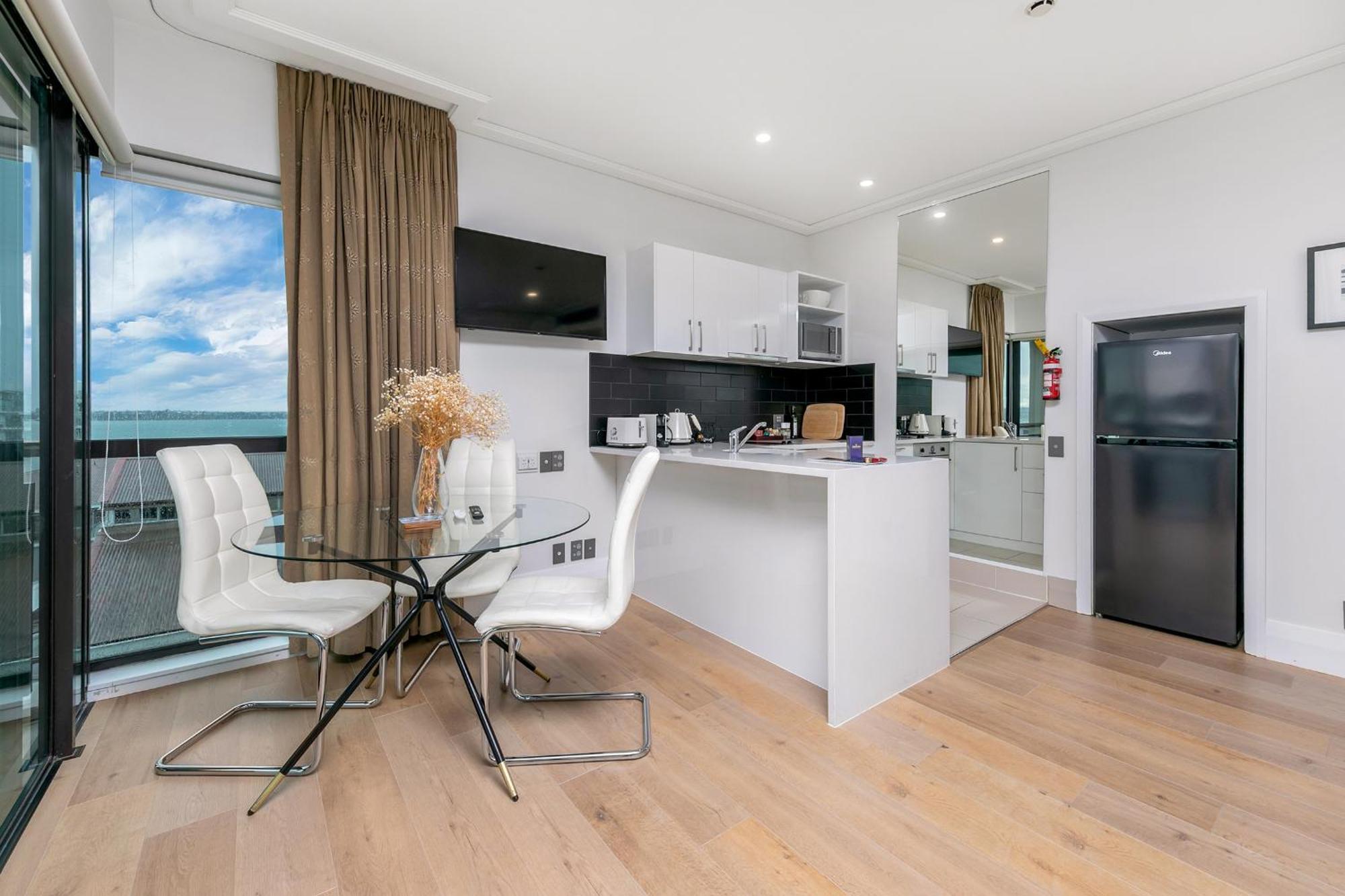 Exquisite Sun Soaked Corner Apartment Auckland Exterior photo