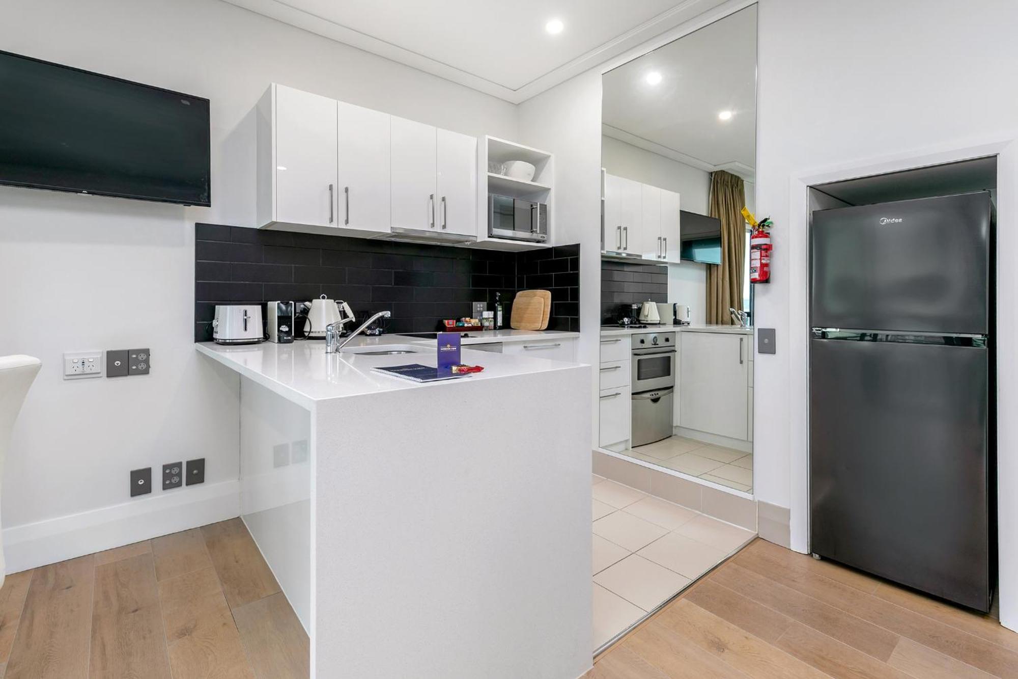 Exquisite Sun Soaked Corner Apartment Auckland Exterior photo